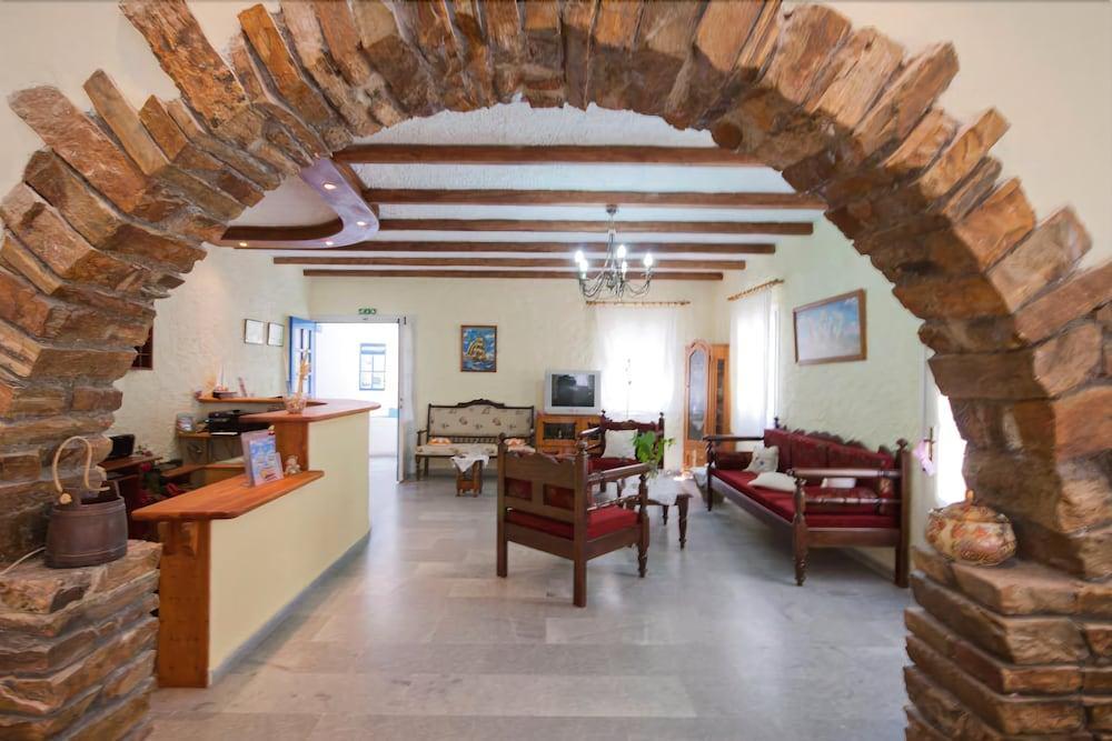 Agnadi Hotel Agia Anna  Екстериор снимка