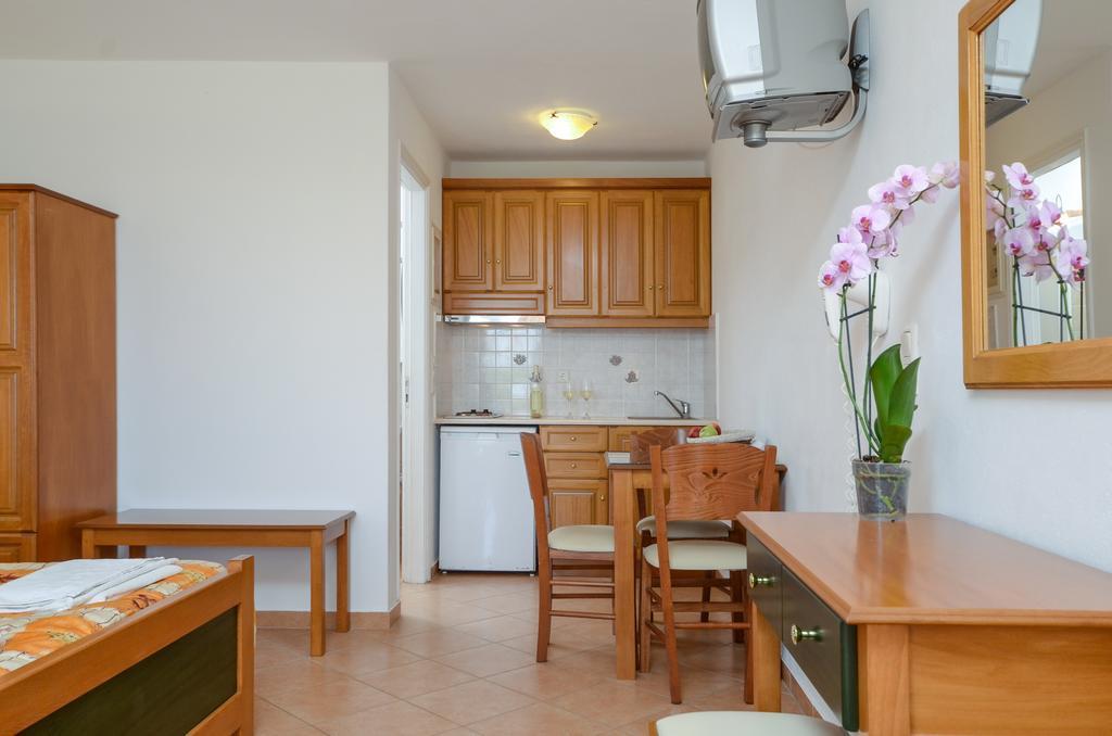 Agnadi Hotel Agia Anna  Екстериор снимка