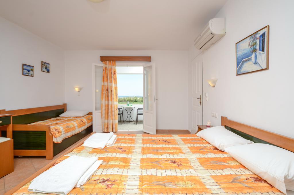 Agnadi Hotel Agia Anna  Екстериор снимка