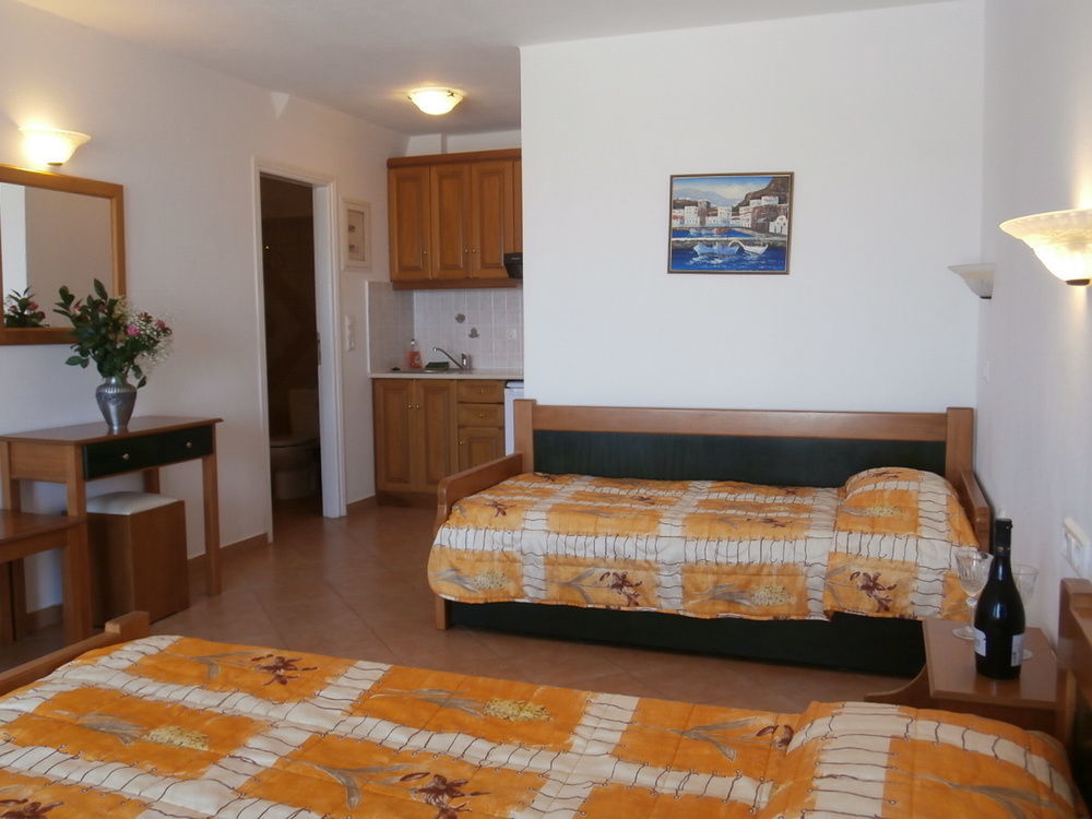 Agnadi Hotel Agia Anna  Екстериор снимка